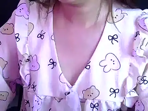 Bee 2k online show from 12-21-25, 05:03