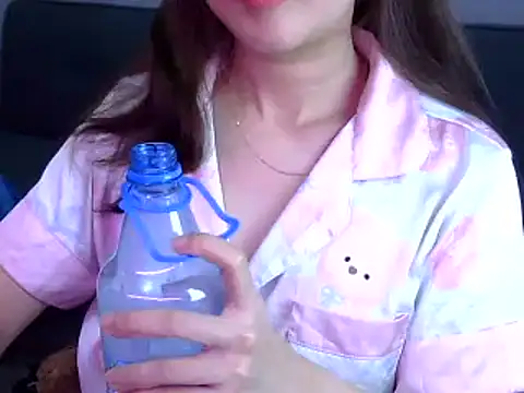 Bee 2k online show from 04-22-26, 04:15