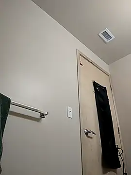 eatmeplease44 online show from 03-01-25, 07:41