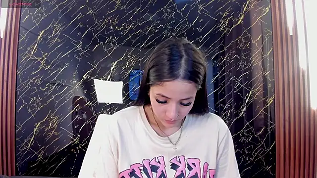 Snapshot of Tamara-evans chatting on 12-20-25, 06:15 Tamara-evans online show from 12-20-25, 06:15