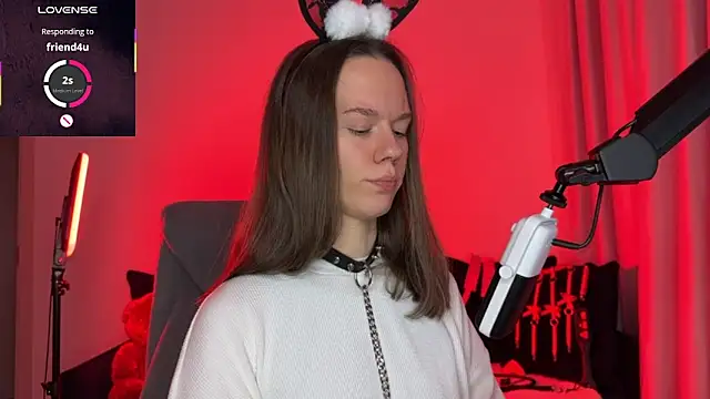 Snapshot of DivineBite chatting on 10-30-25, 05:02 DivineBite online show from 10-30-25, 05:02