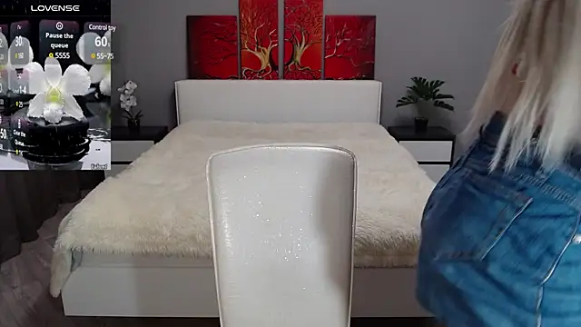 VictoriaTiger online show from 12-27-24, 02:12