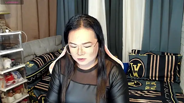 Snapshot of MagnificatMistress chatting on 01-08-25, 08:50 MagnificatMistress online show from 01-08-25, 08:50