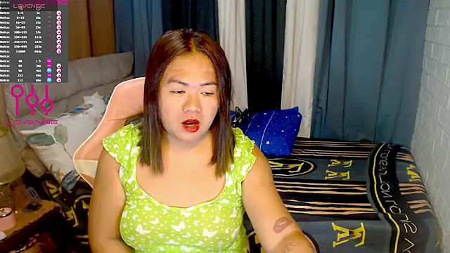 Snapshot of MagnificatMistress chatting on 09-12-25, 09:04 MagnificatMistress online show from 09-12-25, 09:04