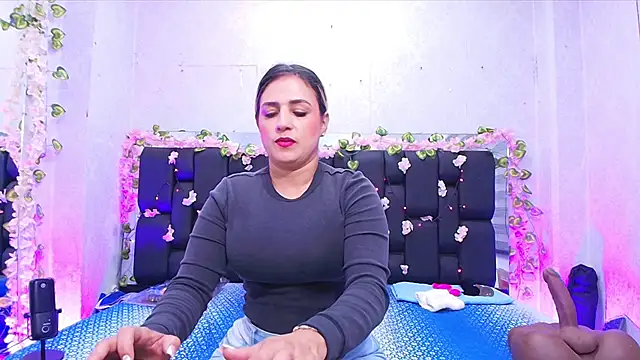  carolina fox online show from 09-09-25, 03:06