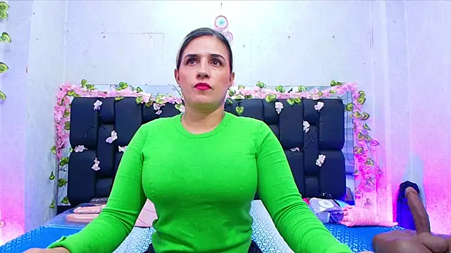  carolina fox online show from 09-13-25, 03:06