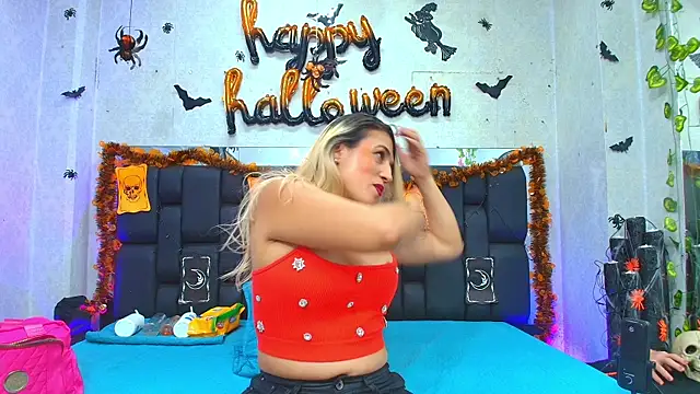  carolina fox online show from 10-16-25, 03:07