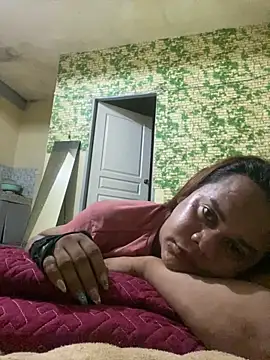 Snapshot of sweetyula chatting on 10-07-25, 01:25 sweetyula online show from 10-07-25, 01:25