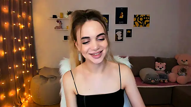 Snapshot of aPieceOfJoy chatting on 12-17-24, 11:49 aPieceOfJoy online show from 12-17-24, 11:49