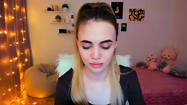 Snapshot of aPieceOfJoy chatting on 02-02-25, 11:11 aPieceOfJoy online show from 02-02-25, 11:11