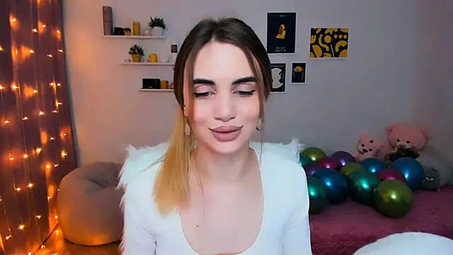 Snapshot of aPieceOfJoy chatting on 02-13-25, 01:19 aPieceOfJoy online show from 02-13-25, 01:19