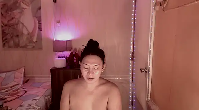 Snapshot of Biancafoxie chatting on 12-21-24, 01:04 Biancafoxie online show from 12-21-24, 01:04