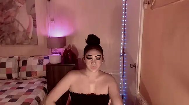 Snapshot of Biancafoxie chatting on 02-11-25, 10:26 Biancafoxie online show from 02-11-25, 10:26