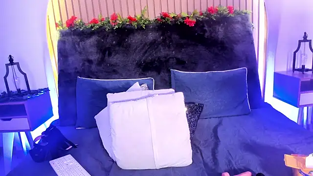 Snapshot of Karlagonzales_ chatting on 02-08-25, 12:49 Karlagonzales online show from 02-08-25, 12:49