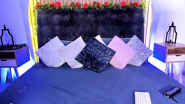 Snapshot of Karlagonzales_ chatting on 02-11-25, 01:10 Karlagonzales online show from 02-11-25, 01:10