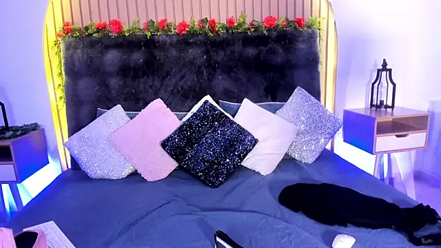 Snapshot of Karlagonzales_ chatting on 02-12-25, 12:48 Karlagonzales online show from 02-12-25, 12:48