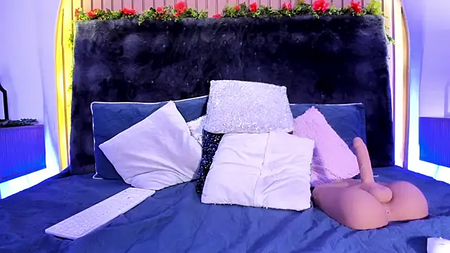 Snapshot of Karlagonzales_ chatting on 02-21-25, 09:43 Karlagonzales online show from 02-21-25, 09:43