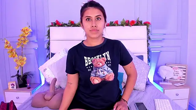 Snapshot of Karlagonzales_ chatting on 03-07-25, 07:27 Karlagonzales online show from 03-07-25, 07:27