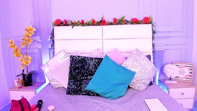 Snapshot of Karlagonzales_ chatting on 03-13-25, 06:56 Karlagonzales online show from 03-13-25, 06:56