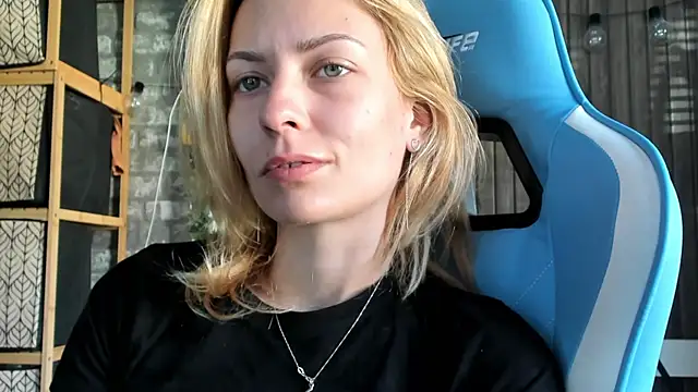 karo123421 online show from 09-21-25, 07:43