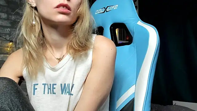 karo123421 online show from 12-17-25, 09:10