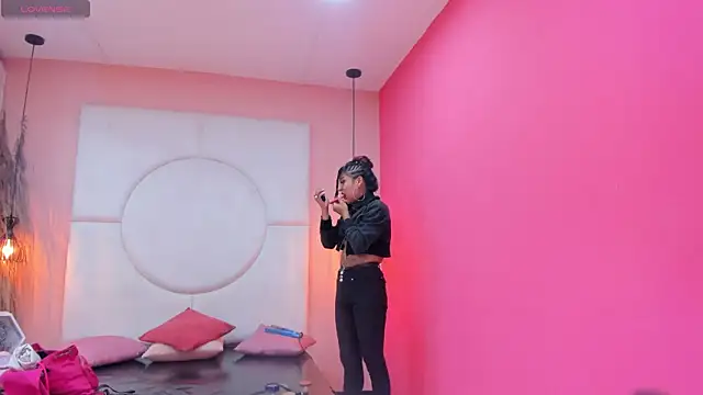 SilvanaCapelli online show from 02-14-25, 10:59