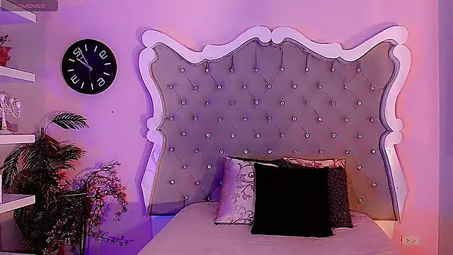 LeyXandrabraz online show from 11-28-25, 07:49