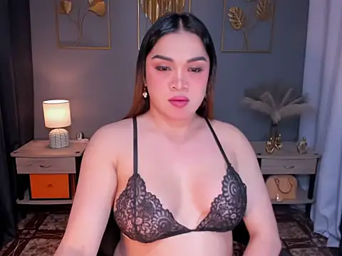 Snapshot of MaxeneCullens chatting on 01-19-25, 04:22 MaxeneCullens online show from 01-19-25, 04:22