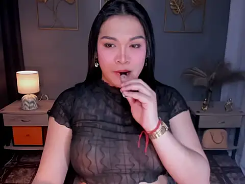 Snapshot of MaxeneCullens chatting on 09-21-25, 05:31 MaxeneCullens online show from 09-21-25, 05:31