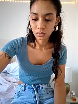 Snapshot of Leaberry chatting on 09-10-25, 01:55 Leaberry online show from 09-10-25, 01:55