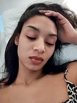 Snapshot of Leaberry chatting on 09-25-25, 11:41 Leaberry online show from 09-25-25, 11:41