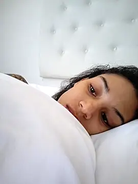 Snapshot of Leaberry chatting on 11-09-25, 11:41 Leaberry online show from 11-09-25, 11:41