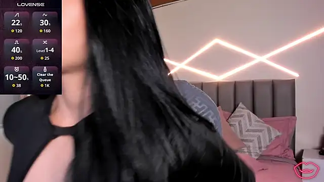 Snapshot of Veronicalanx1 chatting on 05-27-26, 11:40 Veronicalanx1 online show from 05-27-26, 11:40