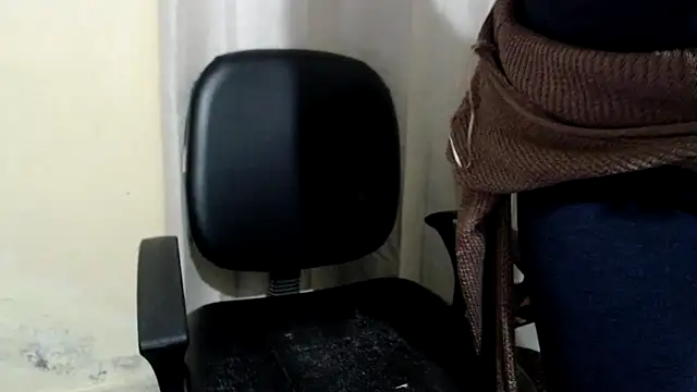 Snapshot of HOT_CHILLY chatting on 02-25-25, 11:19 HOT CHILLY online show from 02-25-25, 11:19