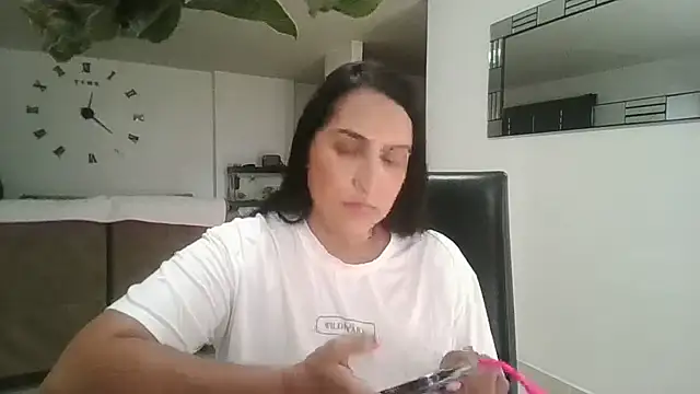 kendall 52 online show from 09-15-25, 05:24