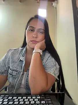 kendall 52 online show from 04-27-26, 05:33