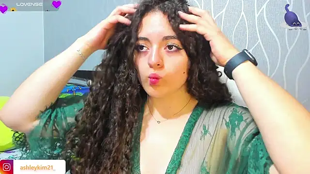 Snapshot of AshleyKim_ chatting on 10-24-25, 12:19 AshleyKim online show from 10-24-25, 12:19