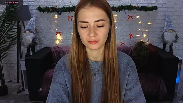 Snapshot of Adelyna_Bird chatting on 12-16-24, 11:33 Adelyna Bird online show from 12-16-24, 11:33