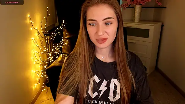 Adelyna Bird online show from 06-12-26, 06:34