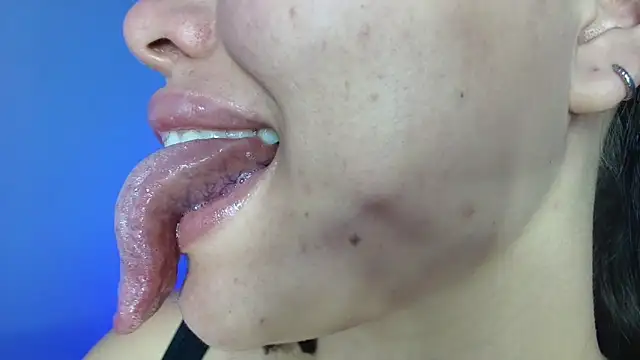 lisbet21x online show from 12-23-24, 10:44