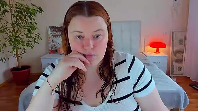Snapshot of PolinaSalvatore chatting on 05-19-26, 02:45 PolinaSalvatore online show from 05-19-26, 02:45