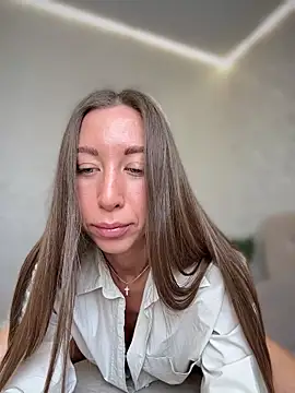 Snapshot of EvaCatt chatting on 05-03-26, 03:34 EvaCatt online show from 05-03-26, 03:34