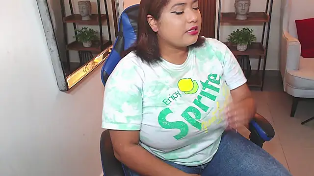 Kenya--Buhle online show from 12-19-25, 06:04