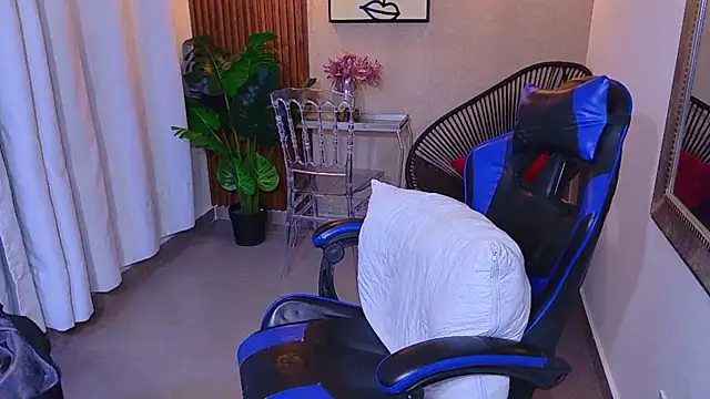 Snapshot of Kenya--Buhle chatting on 05-29-26, 11:08 Kenya--Buhle online show from 05-29-26, 11:08