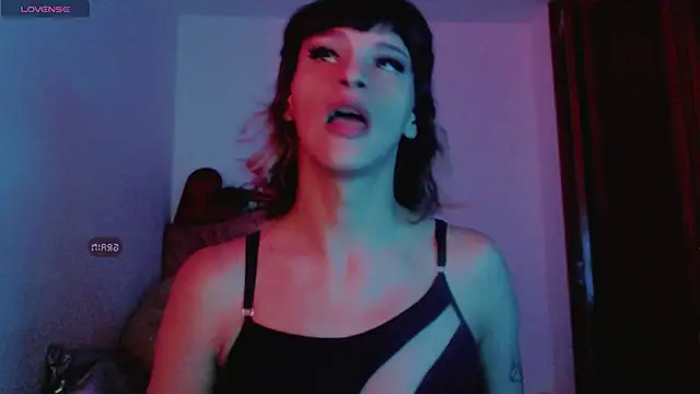 Snapshot of Summer_XO chatting on 12-20-24, 03:14 Summer XO online show from 12-20-24, 03:14