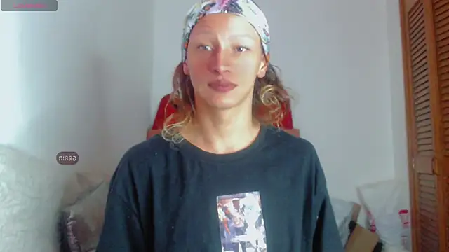 Snapshot of Summer_XO chatting on 12-24-24, 02:10 Summer XO online show from 12-24-24, 02:10