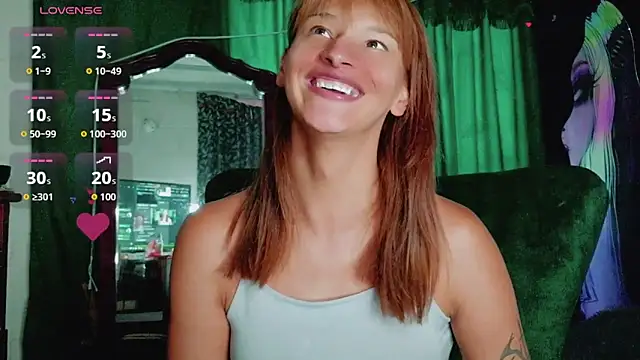 Snapshot of Summer_XO chatting on 05-23-26, 05:39 Summer XO online show from 05-23-26, 05:39