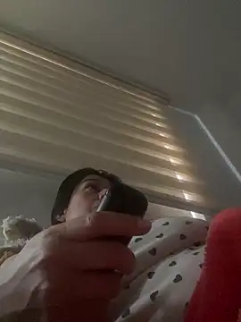 andreaisis2 online show from 02-05-25, 06:26