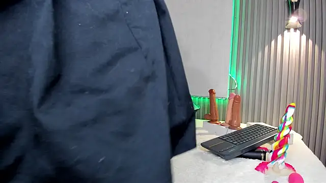 Snapshot of Zafiiraa chatting on 02-13-25, 02:42 Zafiiraa online show from 02-13-25, 02:42