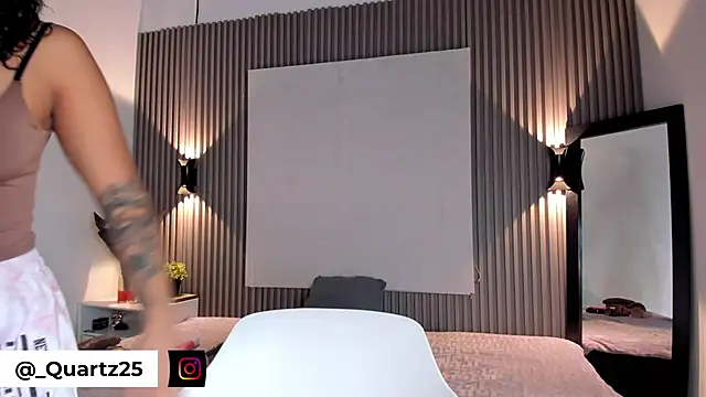 Snapshot of Zafiiraa chatting on 10-26-25, 01:17 Zafiiraa online show from 10-26-25, 01:17